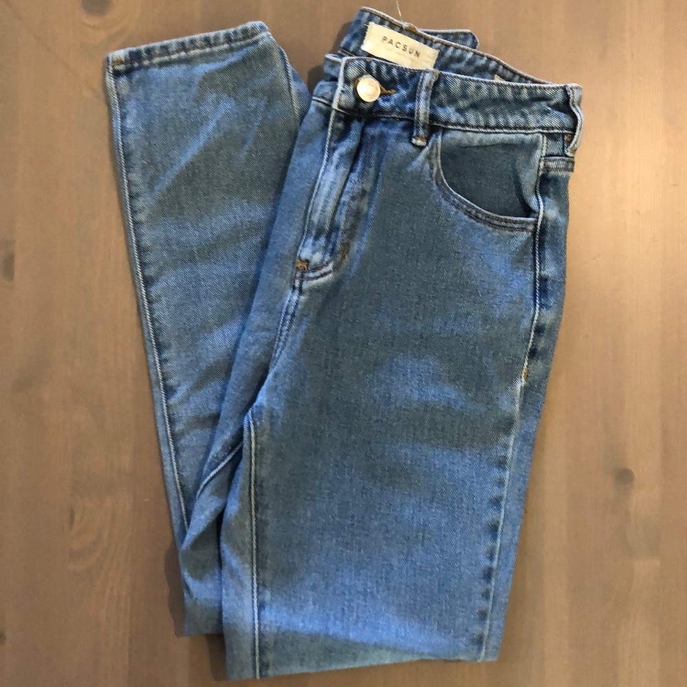 Pacsun medium wash mom jeans